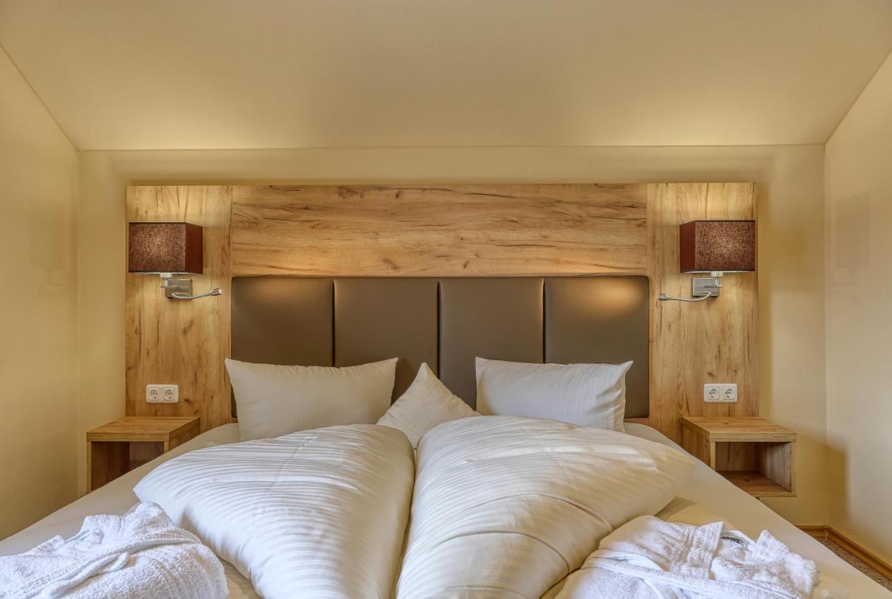 Wellnesshotel Deine Auszeit, Adults Only Achslach Kültér fotó