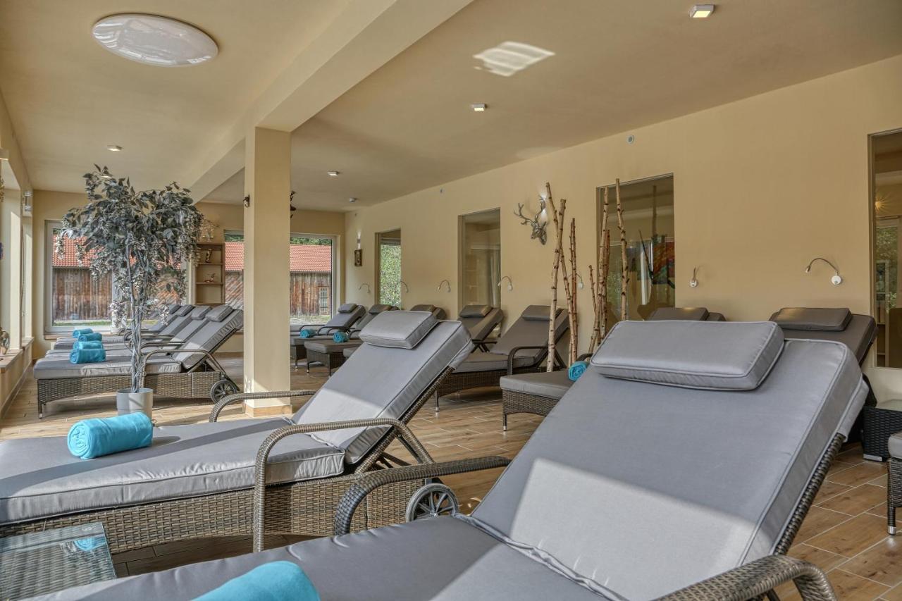 Wellnesshotel Deine Auszeit, Adults Only Achslach Kültér fotó