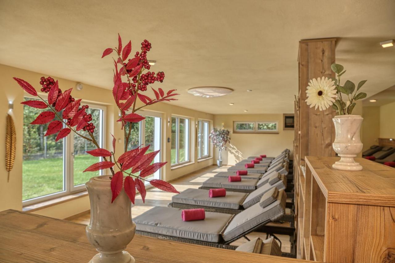 Wellnesshotel Deine Auszeit, Adults Only Achslach Kültér fotó