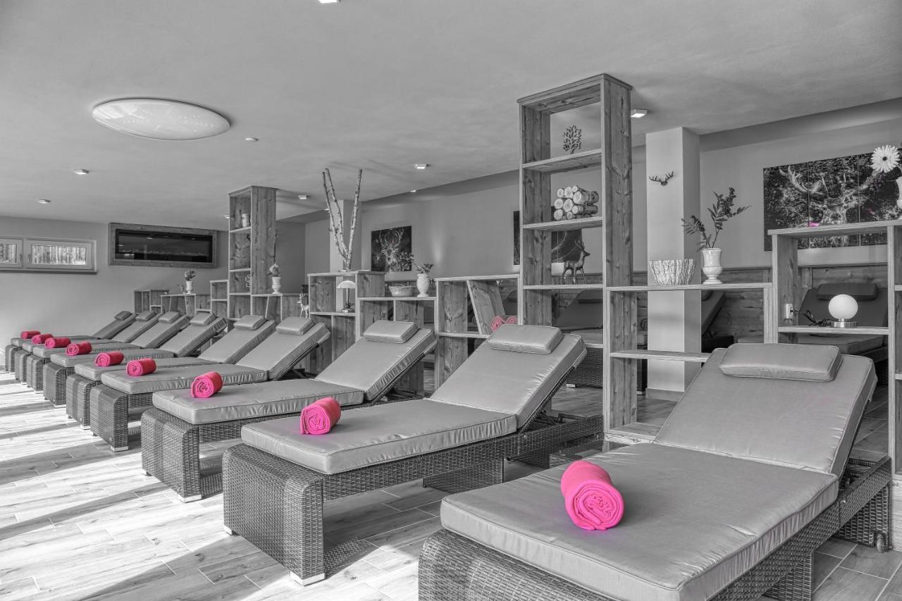 Wellnesshotel Deine Auszeit, Adults Only Achslach Kültér fotó