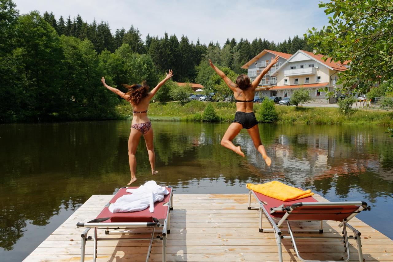 Wellnesshotel Deine Auszeit, Adults Only Achslach Kültér fotó