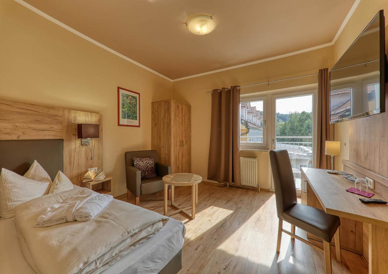 Wellnesshotel Deine Auszeit, Adults Only Achslach Kültér fotó