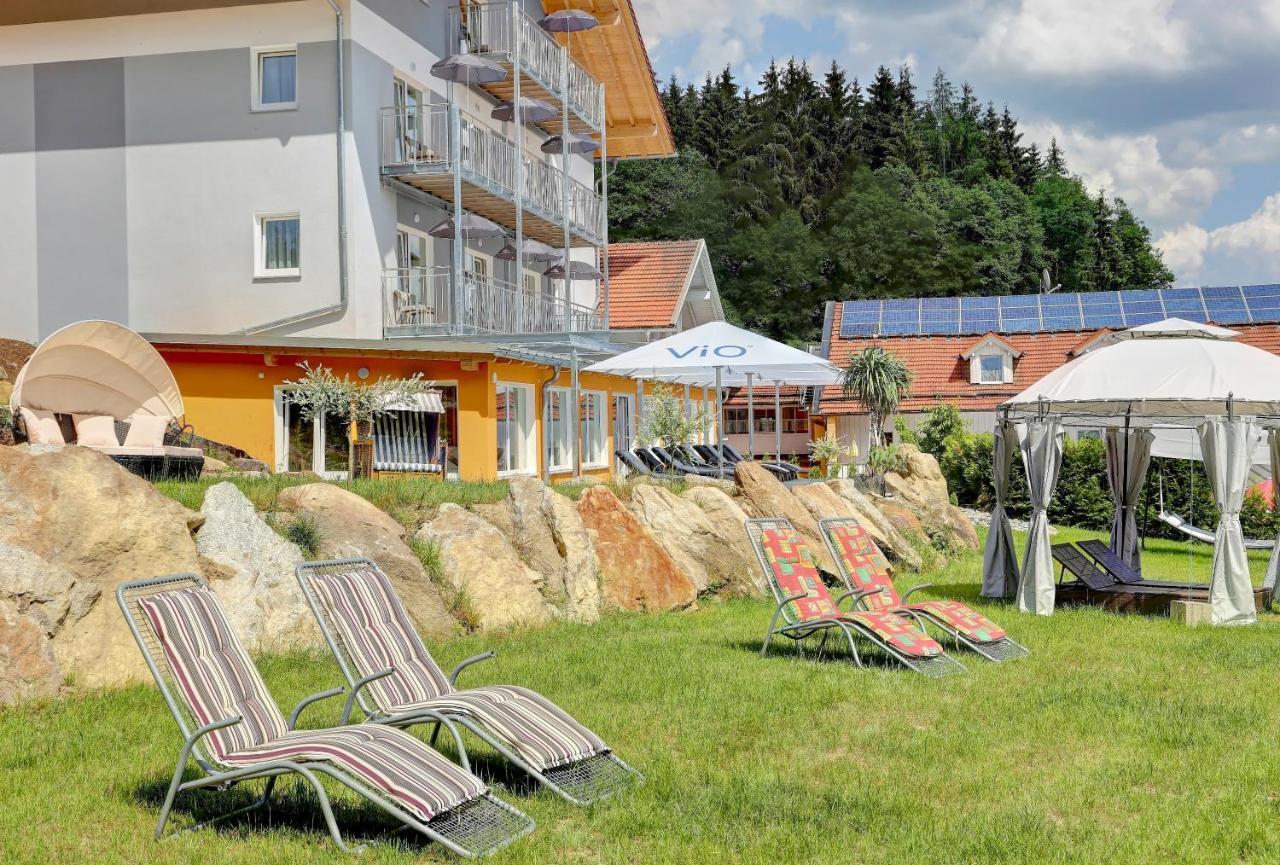 Wellnesshotel Deine Auszeit, Adults Only Achslach Kültér fotó