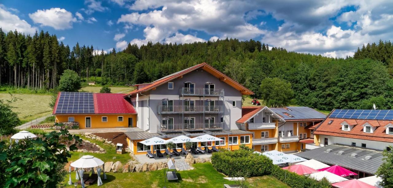 Wellnesshotel Deine Auszeit, Adults Only Achslach Kültér fotó