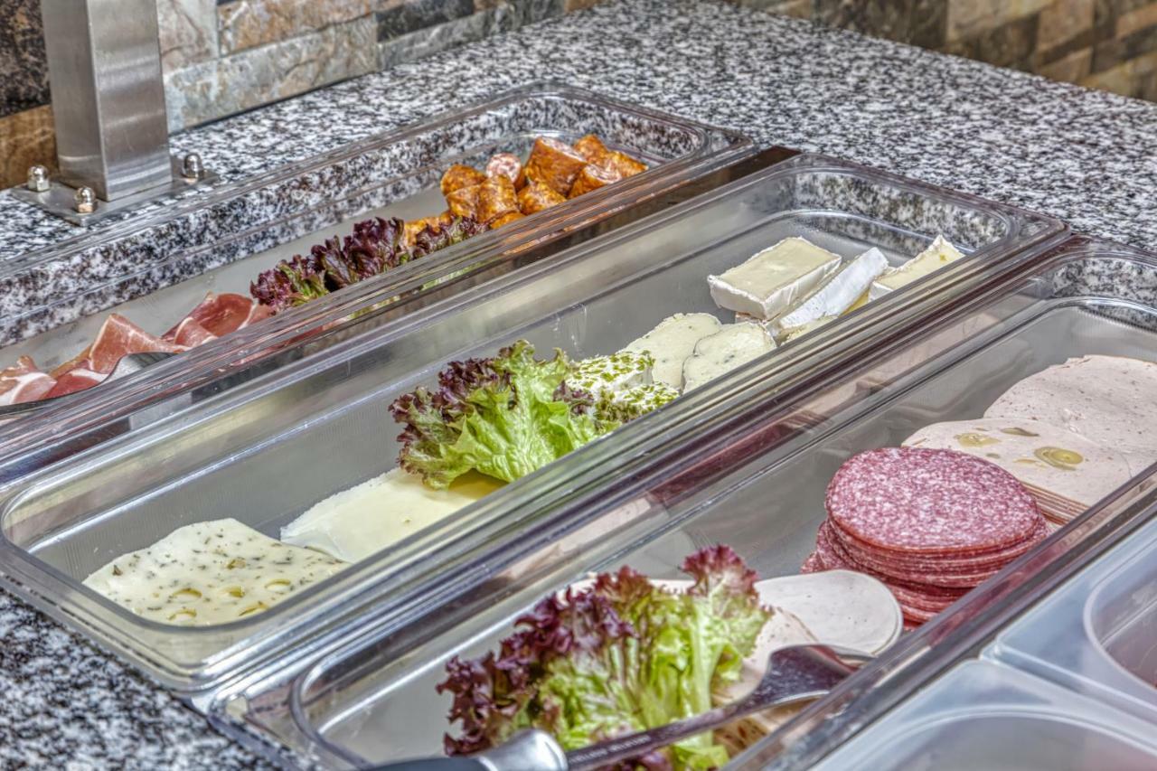 Wellnesshotel Deine Auszeit, Adults Only Achslach Kültér fotó